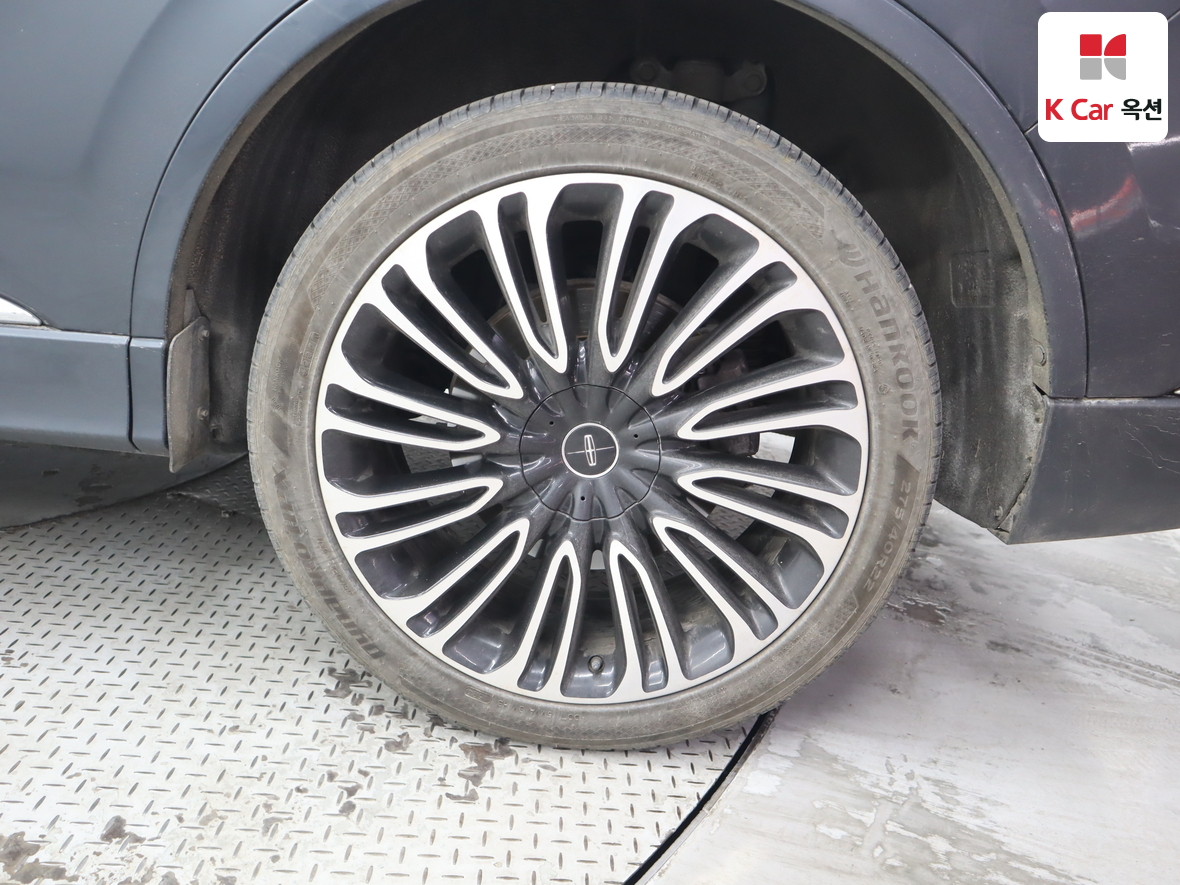 2021 - Lincoln Aviator