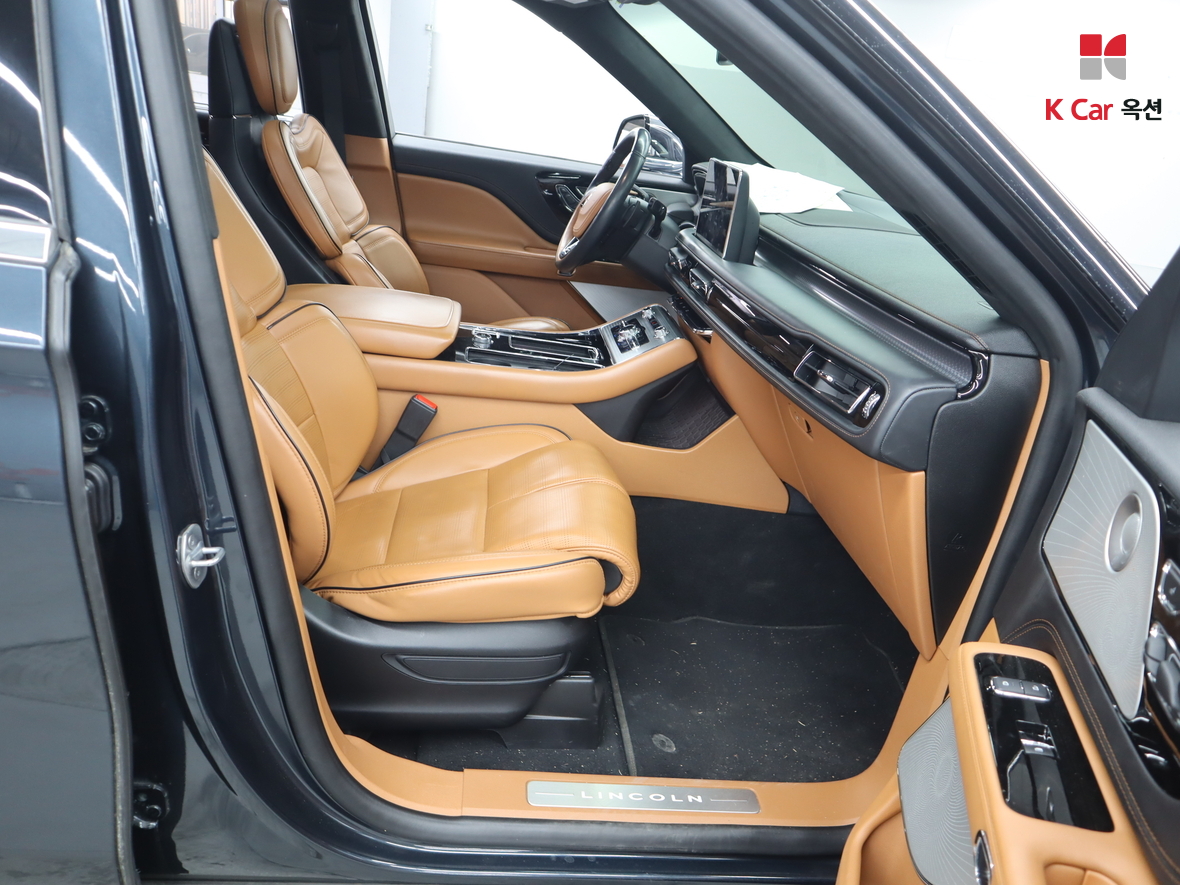 2021 - Lincoln Aviator