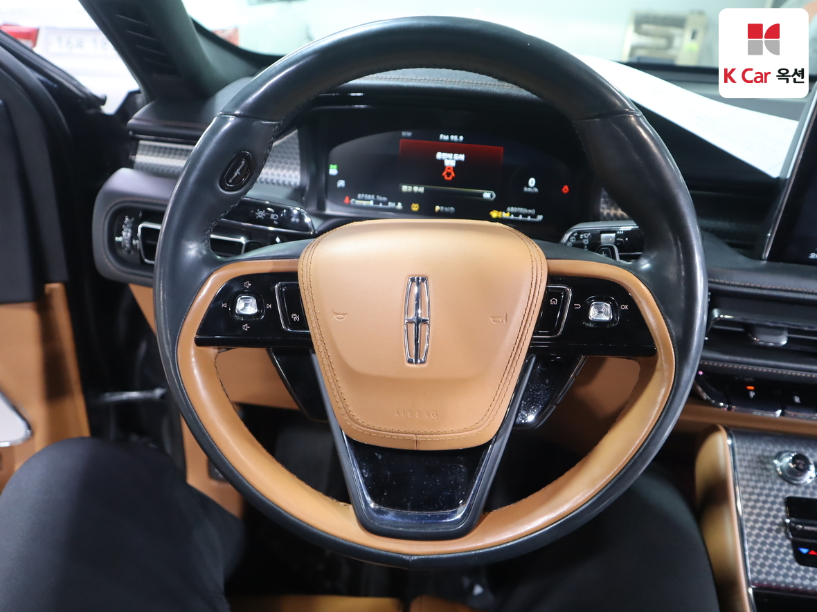 2021 - Lincoln Aviator