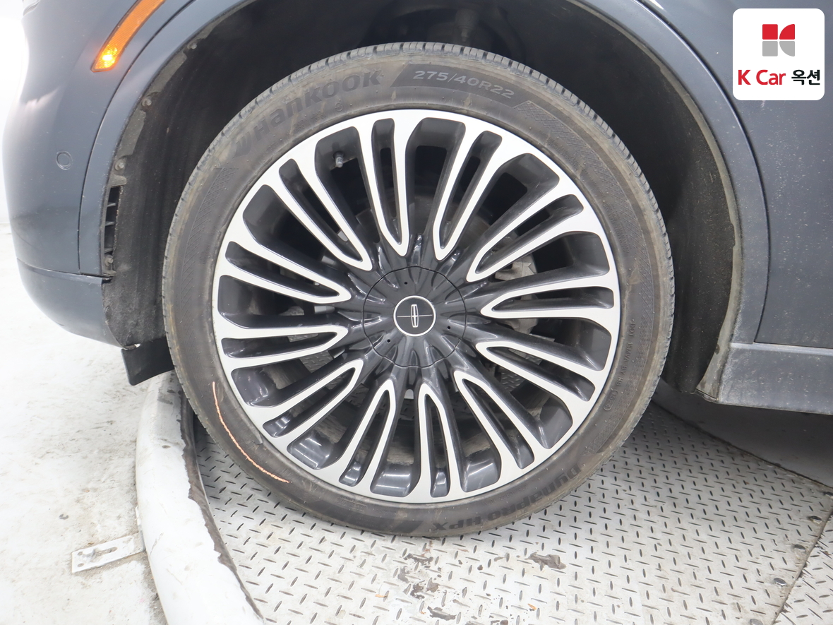 2021 - Lincoln Aviator