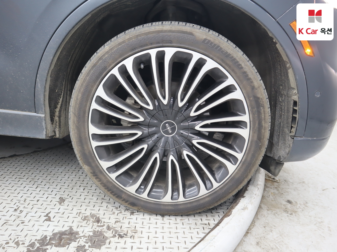 2021 - Lincoln Aviator