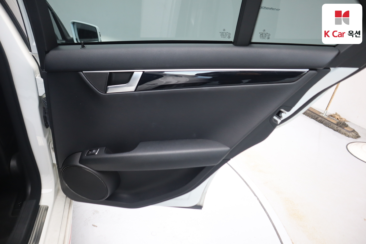 مرسيدس بنز سي كلاس 2013 - صورة 29