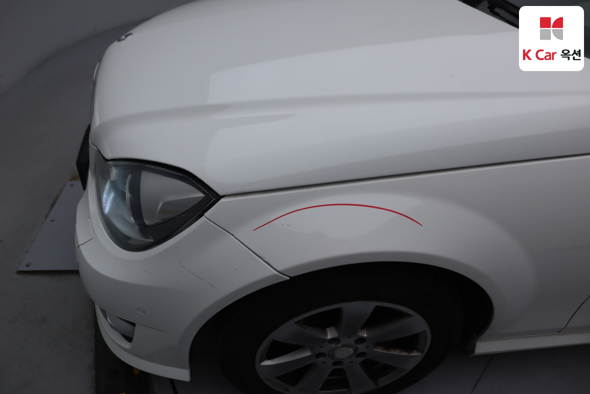 مرسيدس بنز سي كلاس 2013 - صورة 40