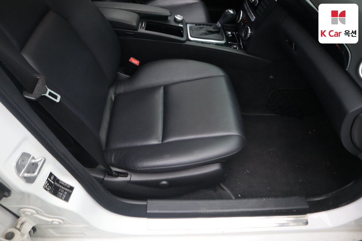 مرسيدس بنز سي كلاس 2013 - صورة 32