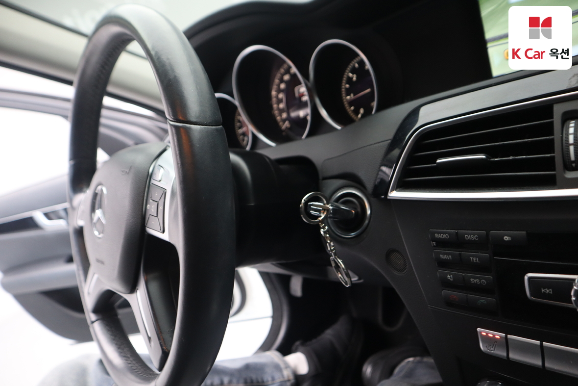 مرسيدس بنز سي كلاس 2013 - صورة 11