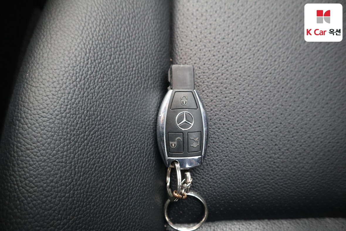 مرسيدس بنز سي كلاس 2013 - صورة 19