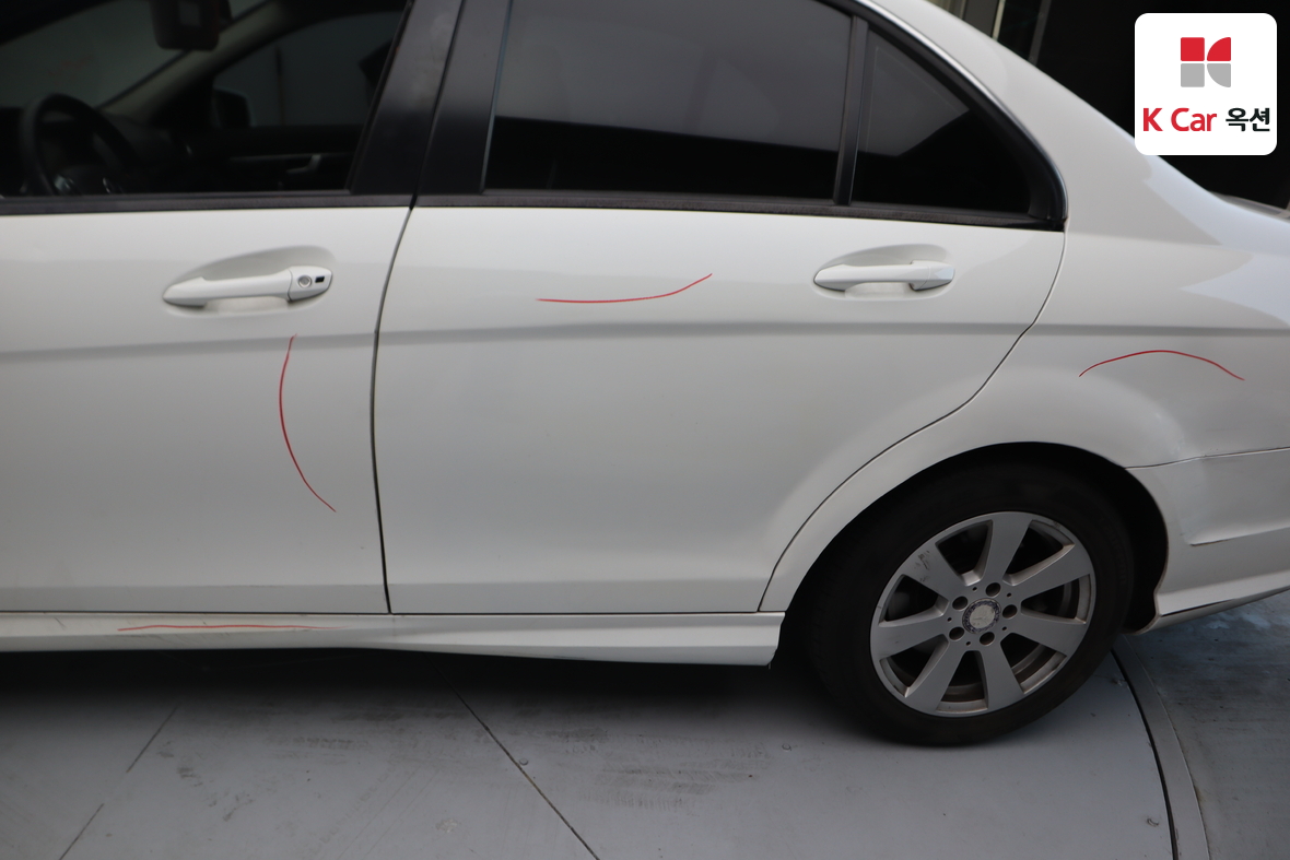 مرسيدس بنز سي كلاس 2013 - صورة 42