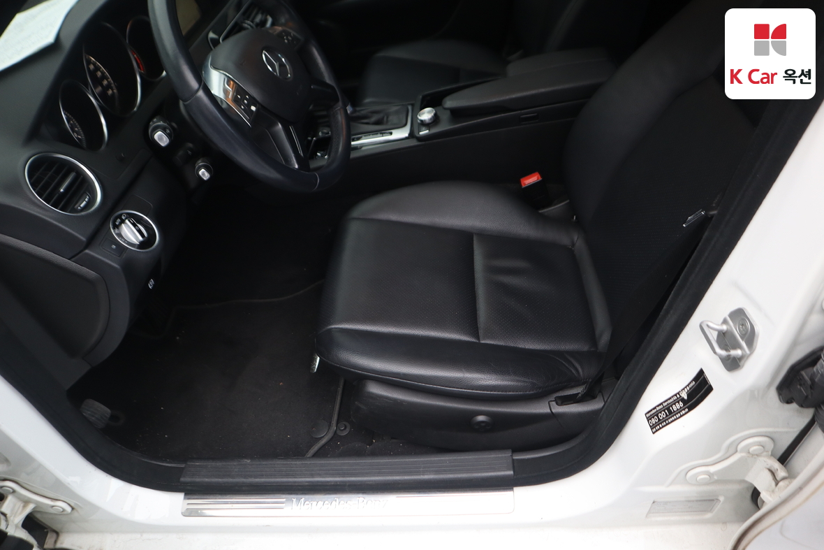 مرسيدس بنز سي كلاس 2013 - صورة 21