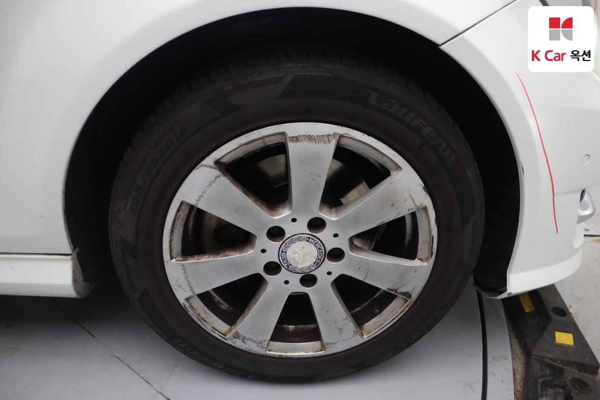 مرسيدس بنز سي كلاس 2013 - صورة 45