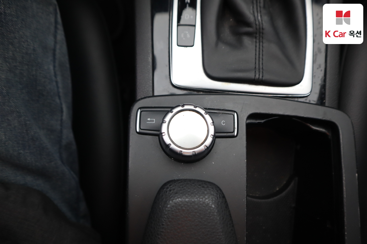 مرسيدس بنز سي كلاس 2013 - صورة 18