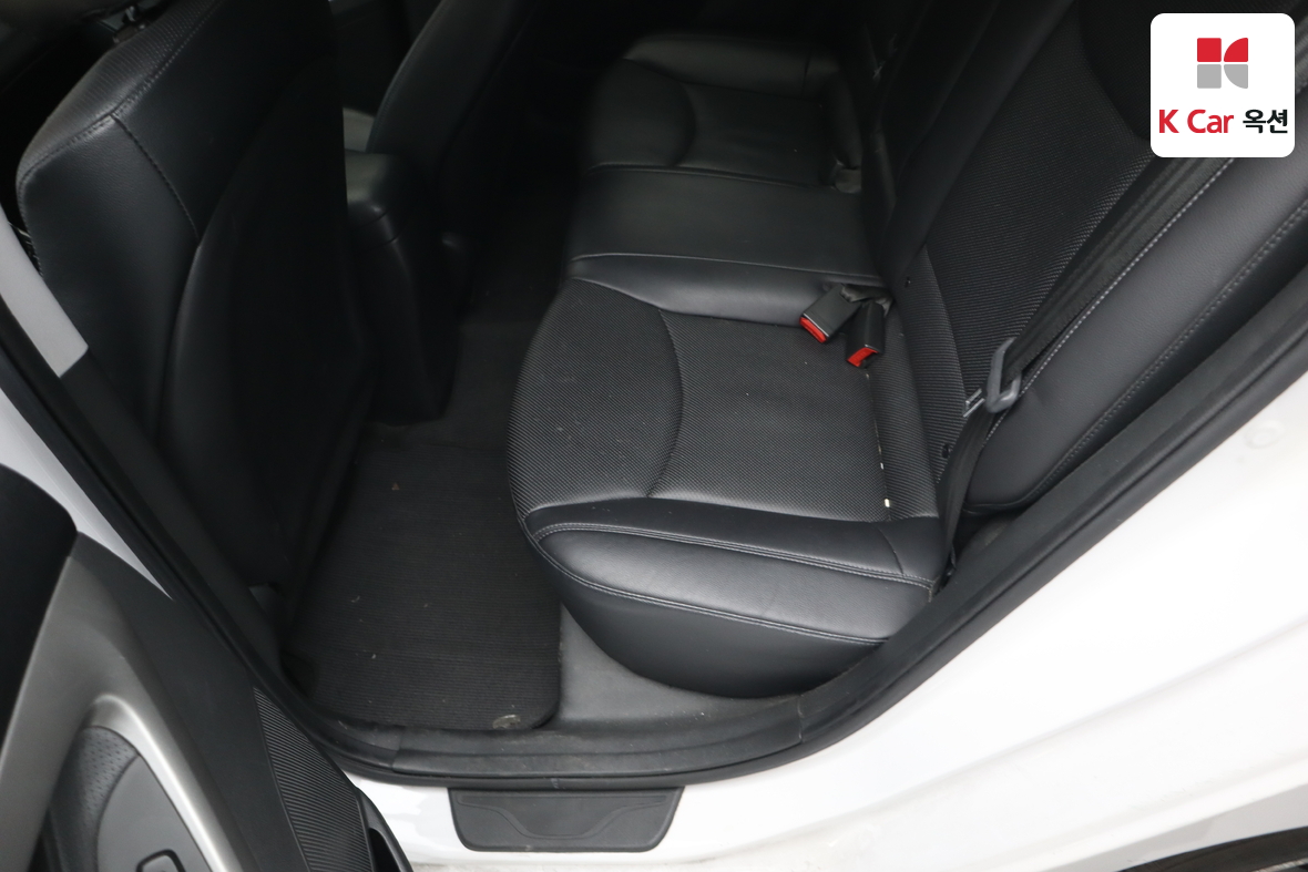 هيونداي إلانترا 2013 - صورة 22