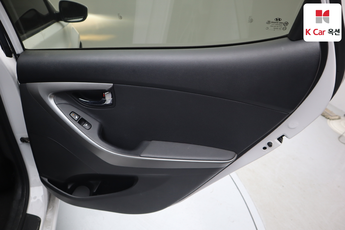 هيونداي إلانترا 2013 - صورة 27