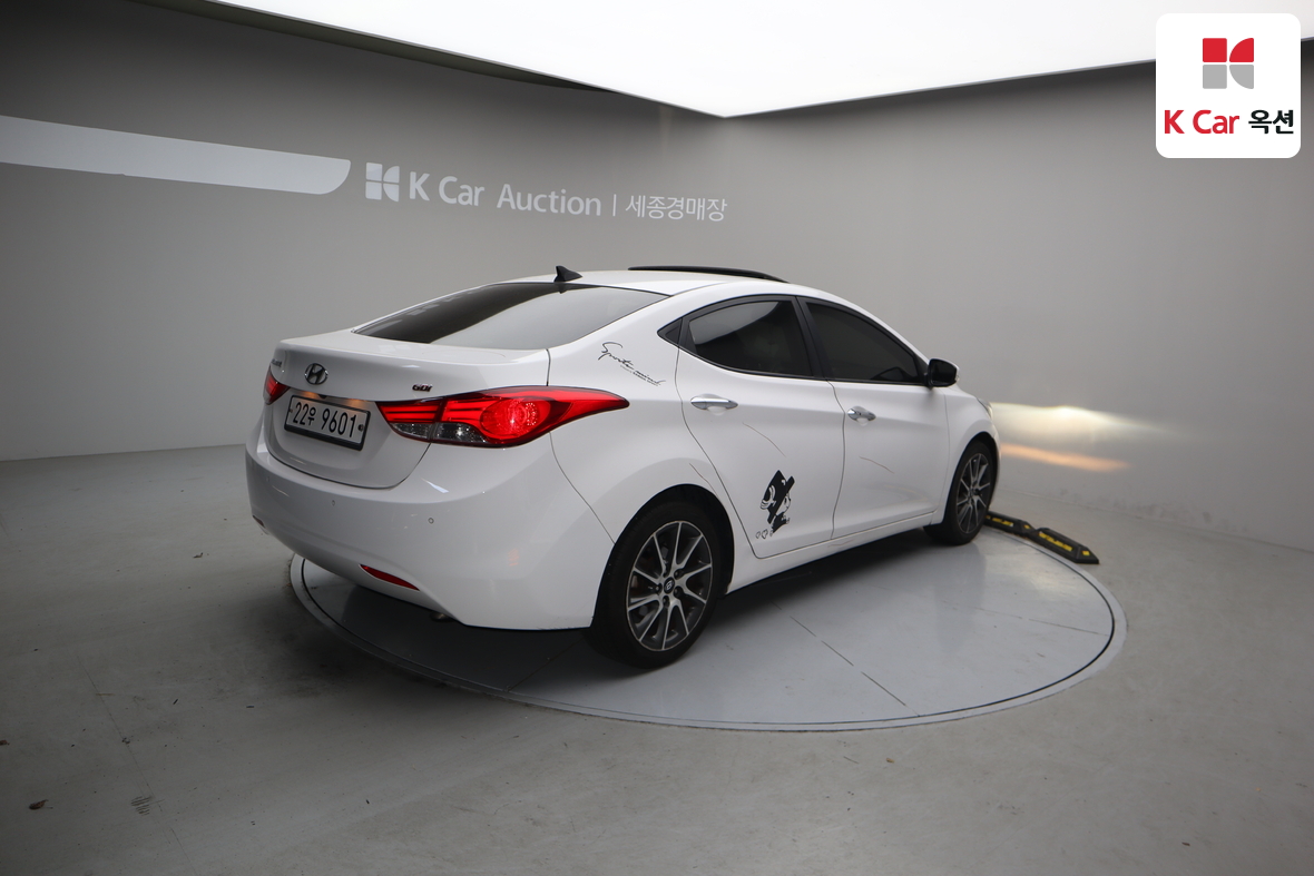 هيونداي إلانترا 2013 - صورة 2