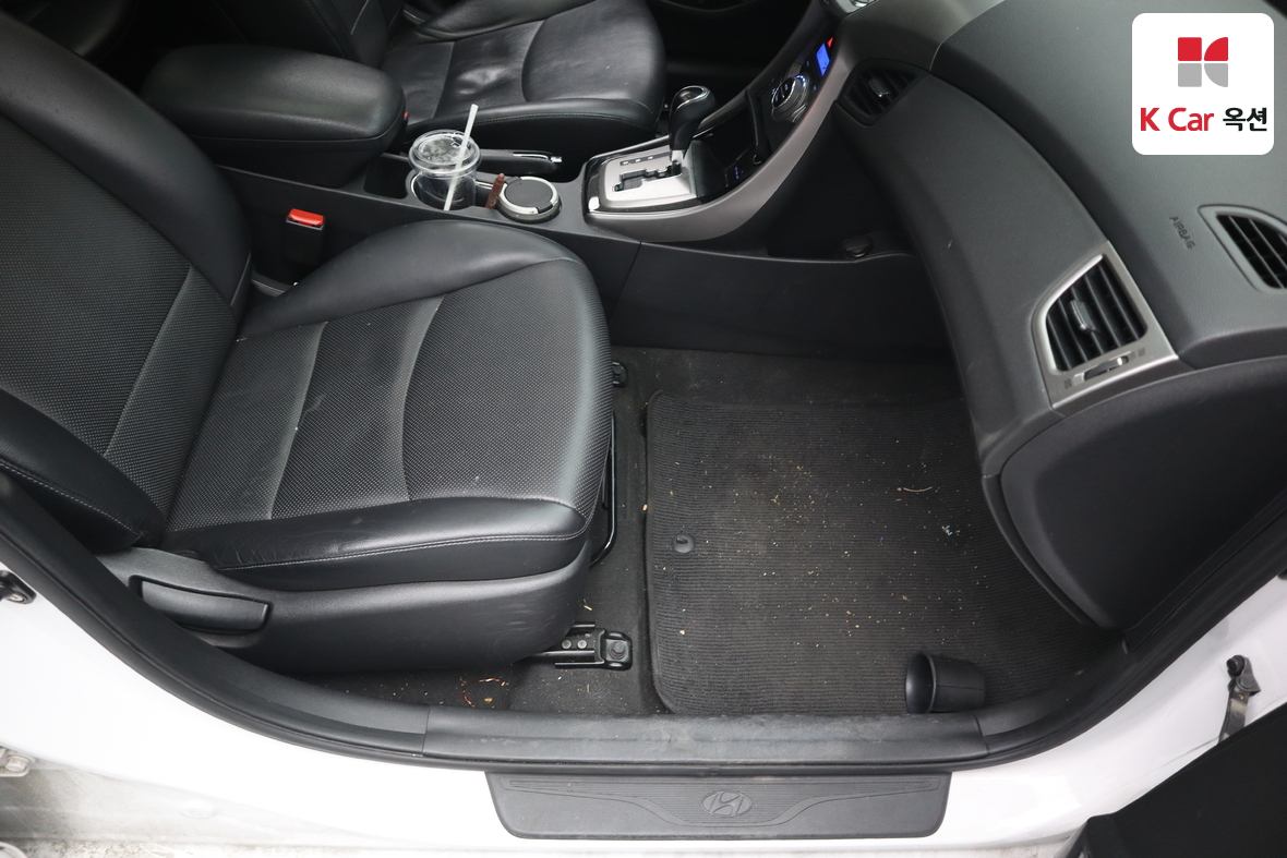 هيونداي إلانترا 2013 - صورة 30