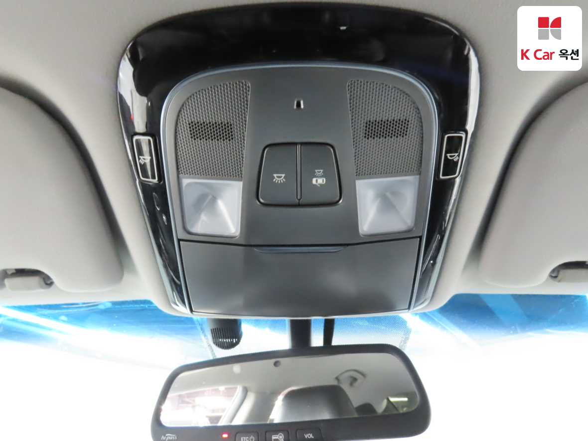 Hyundai AZERA 2017 - Image 12