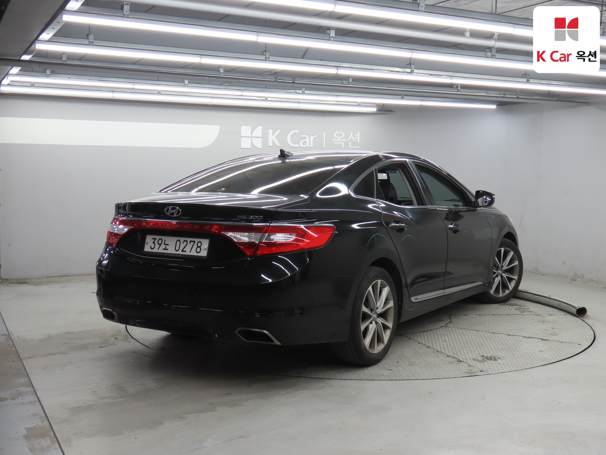 Hyundai AZERA 2017 - Image 2