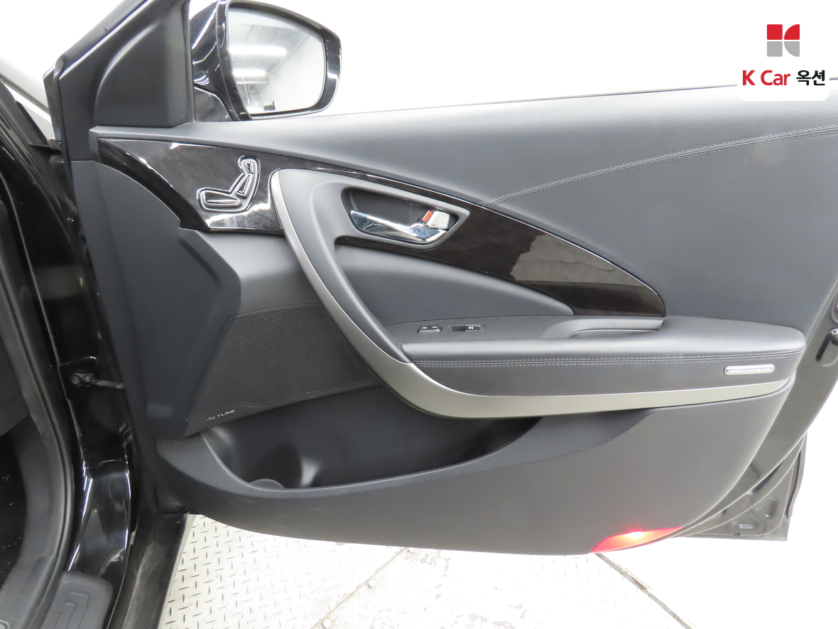 Hyundai AZERA 2017 - Image 29