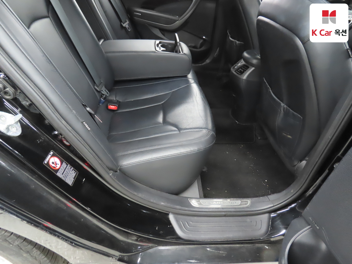 Hyundai AZERA 2017 - Image 28