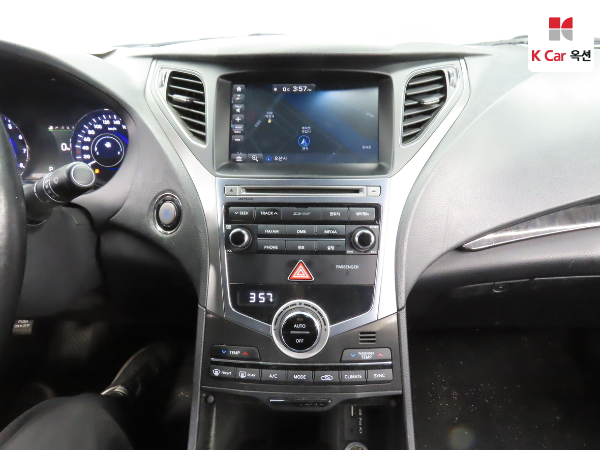 Hyundai AZERA 2017 - Image 6