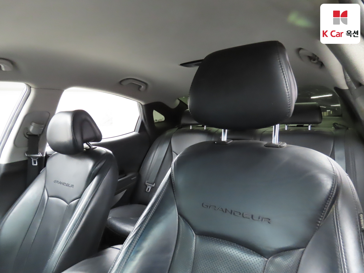 Hyundai AZERA 2017 - Image 19