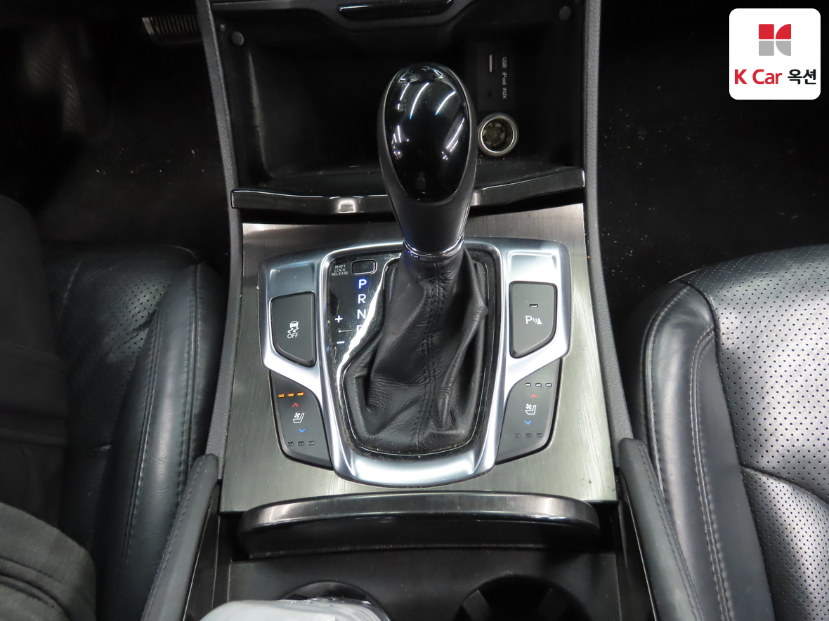 Hyundai AZERA 2017 - Image 16