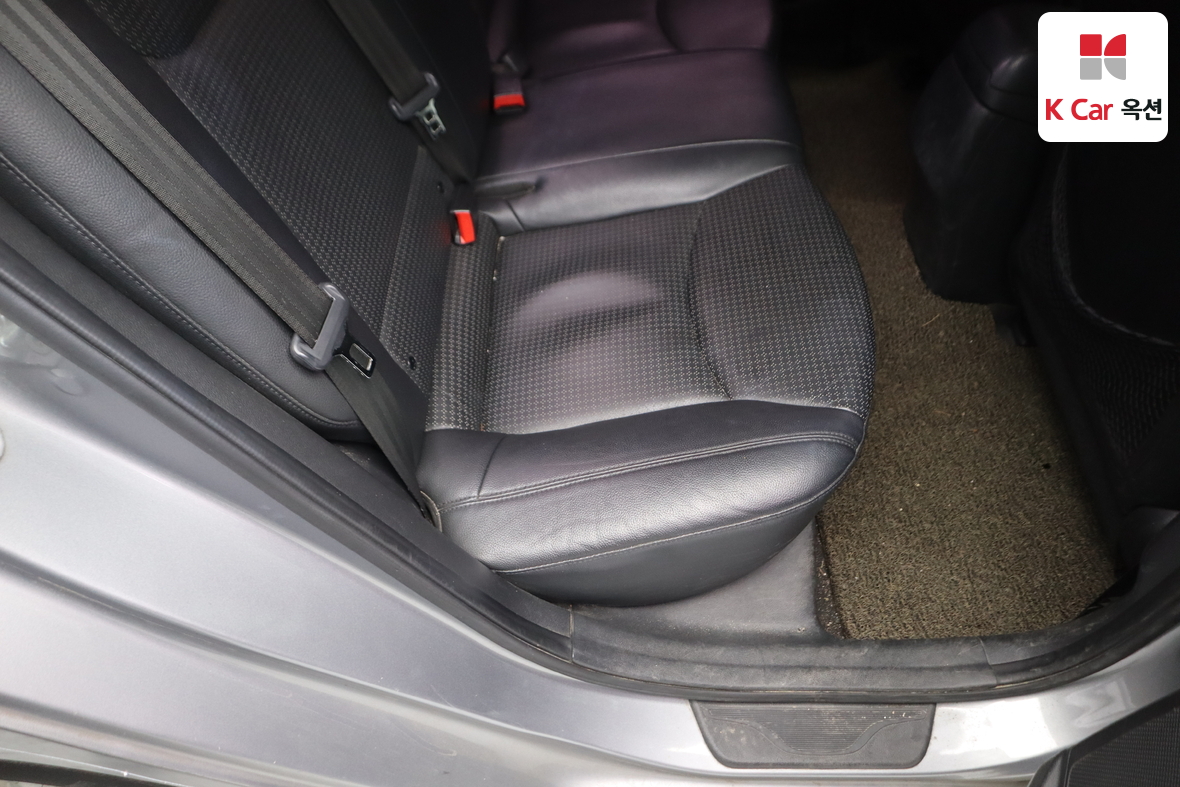 هيونداي إلانترا 2014 - صورة 26