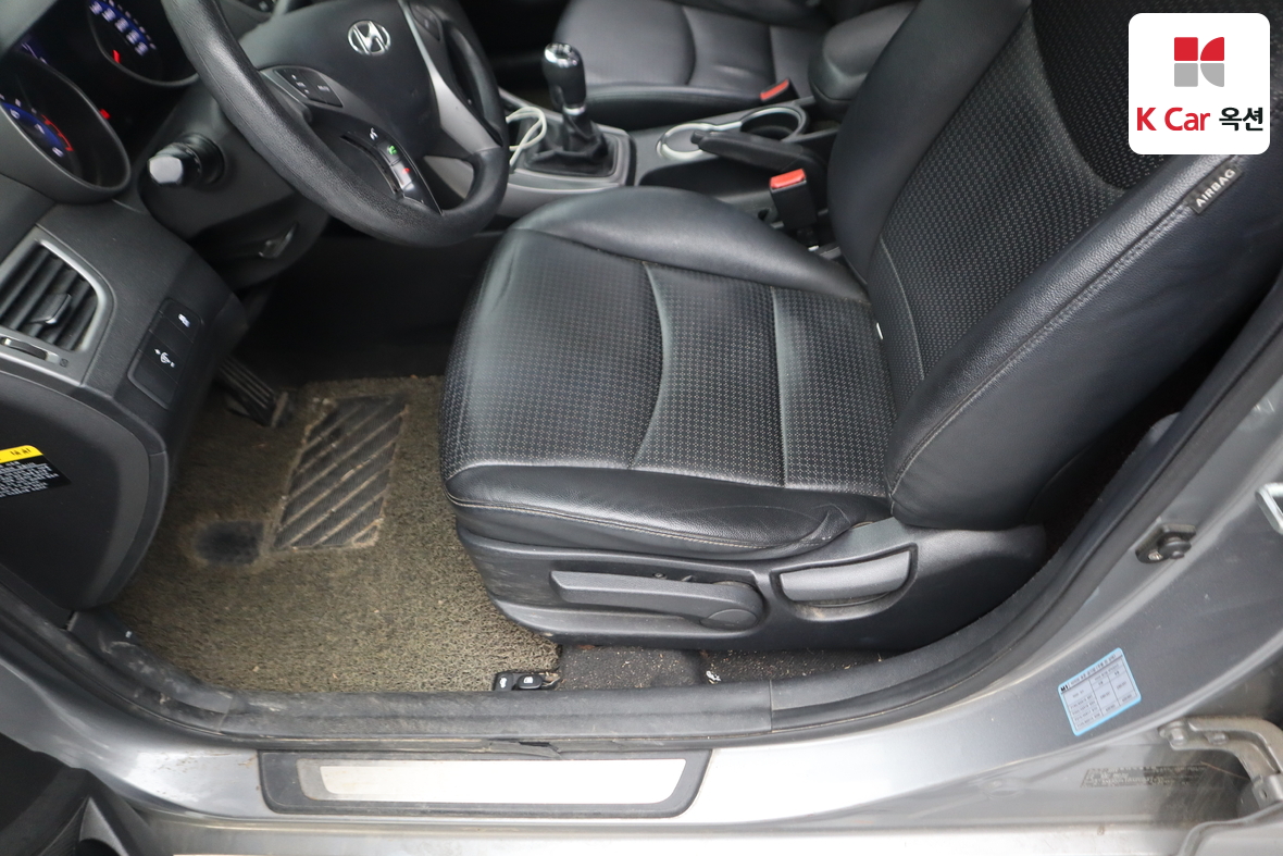 هيونداي إلانترا 2014 - صورة 19