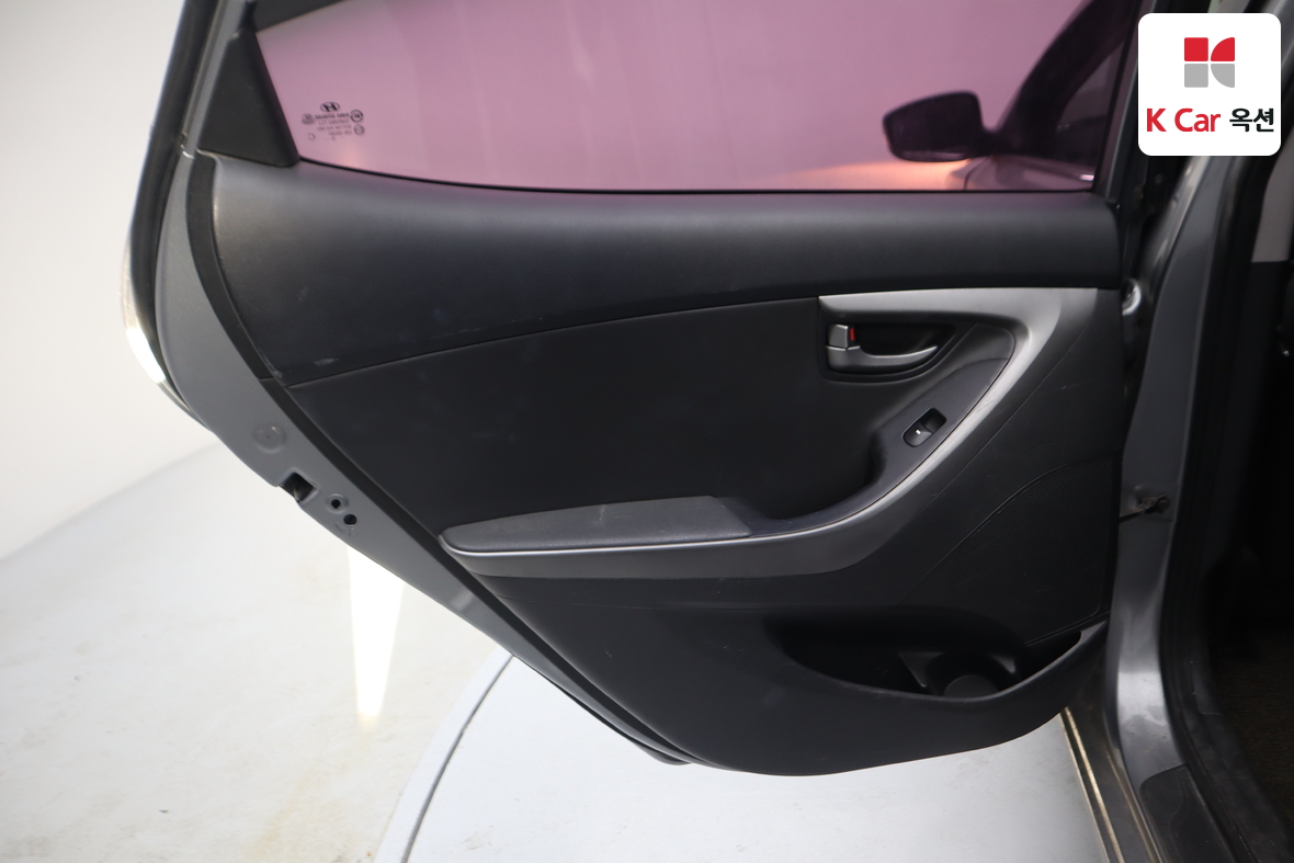 هيونداي إلانترا 2014 - صورة 21