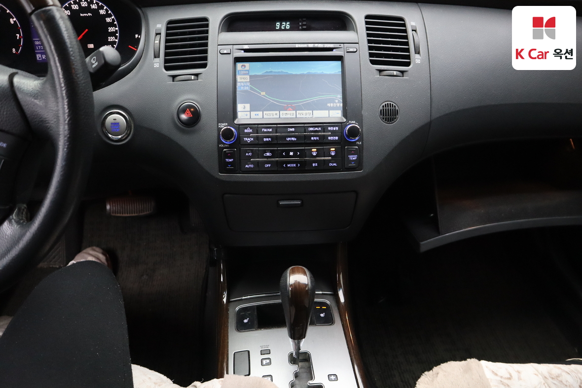 Hyundai Grandeur 2011 - Image 6