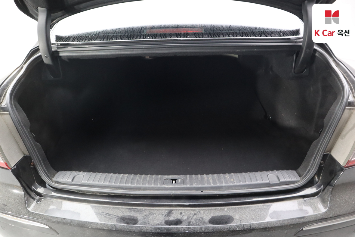 Hyundai Grandeur 2011 - Image 23