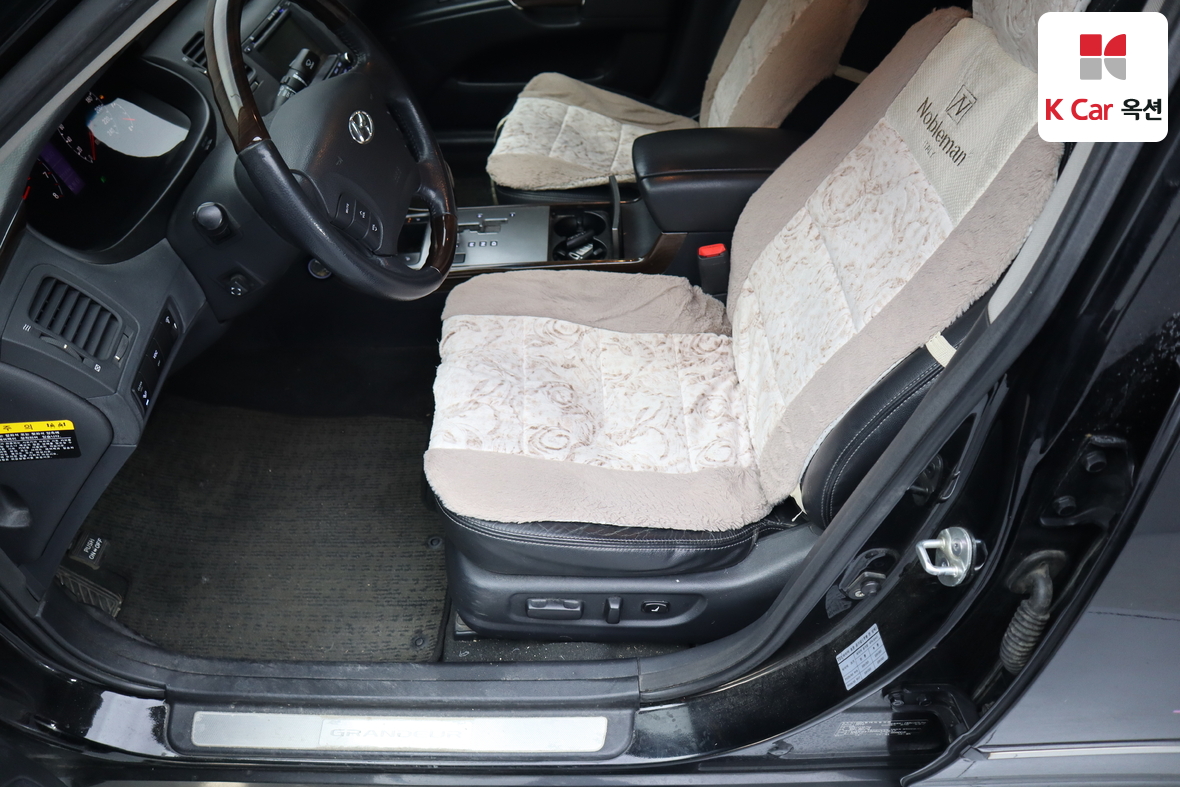 Hyundai Grandeur 2011 - Image 18