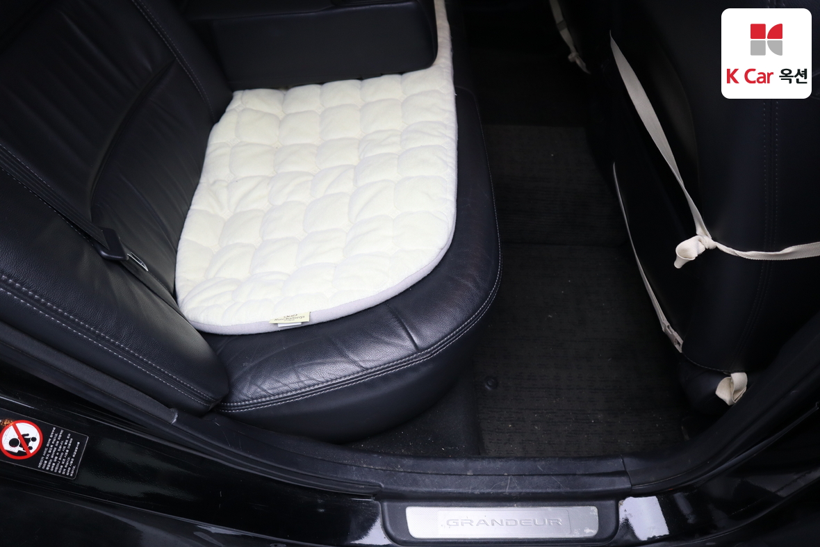 Hyundai Grandeur 2011 - Image 25