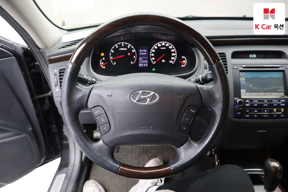 Hyundai Grandeur 2011 - Image 10