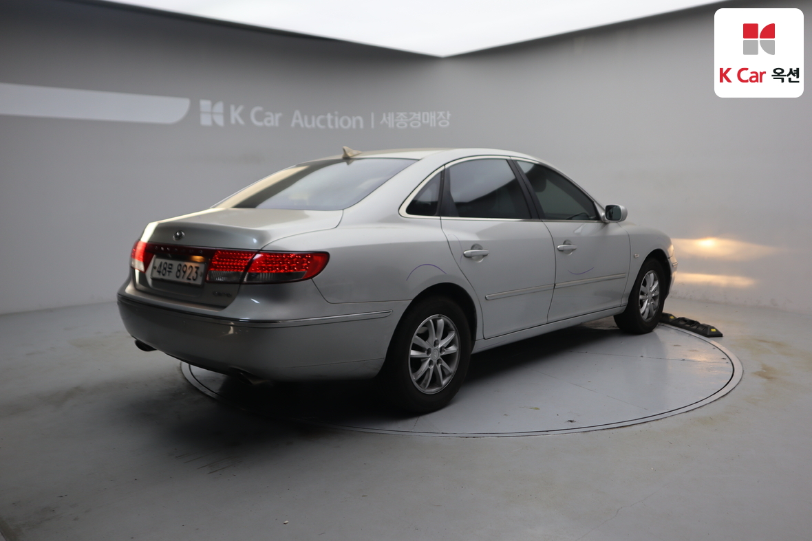 Hyundai Grandeur 2009 - Image 2