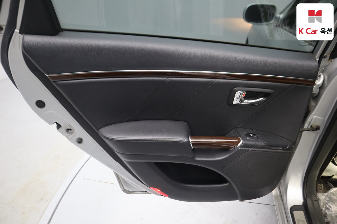 Hyundai Grandeur 2009 - Image 21