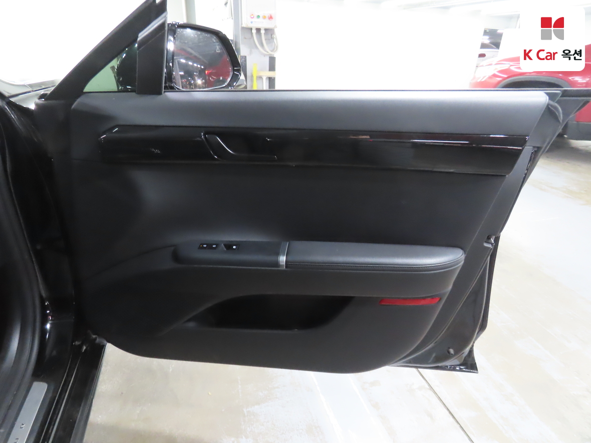 Hyundai AZERA 2023 - Image 32