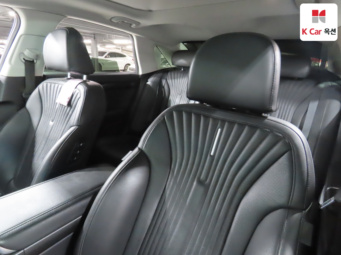 Hyundai AZERA 2023 - Image 19