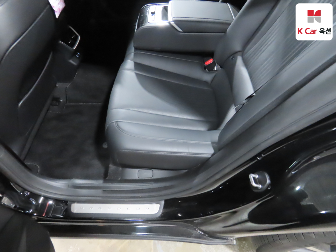 Hyundai AZERA 2023 - Image 25