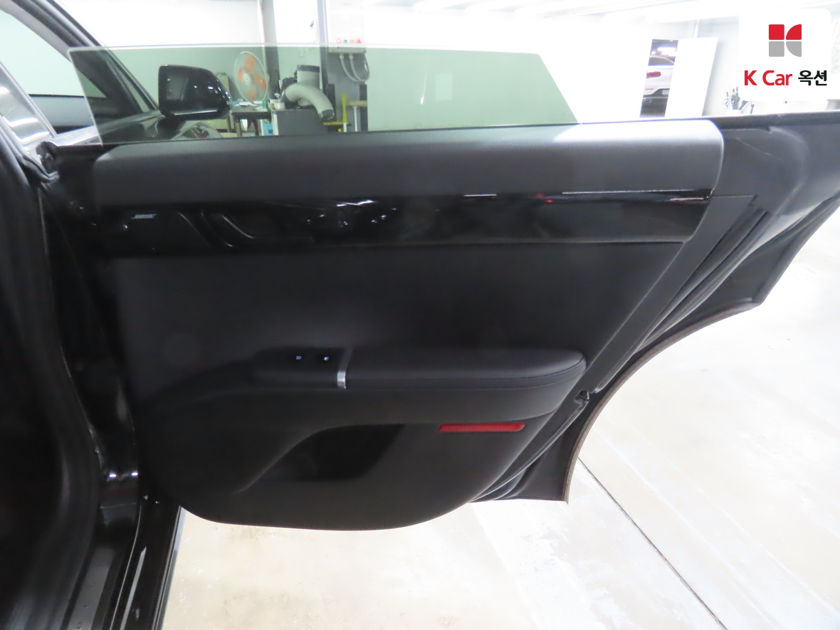 Hyundai AZERA 2023 - Image 30