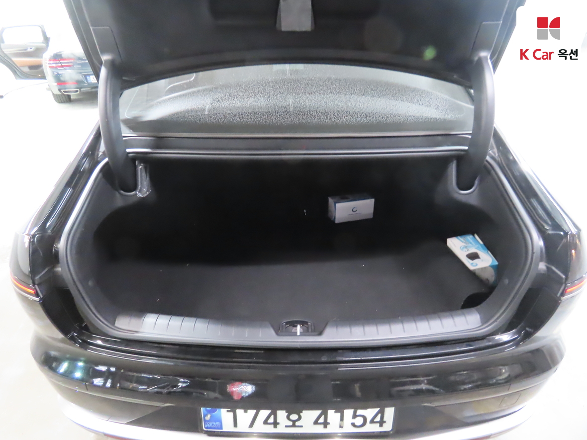 Hyundai AZERA 2023 - Image 28