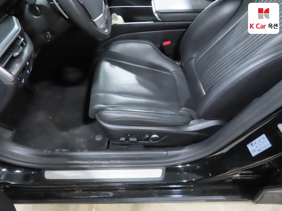 Hyundai AZERA 2023 - Image 18