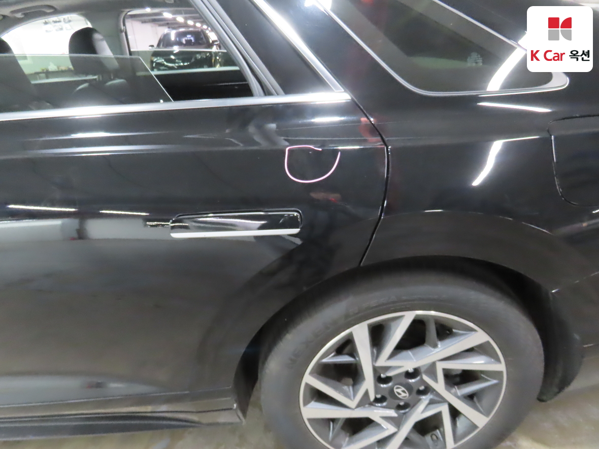 Hyundai AZERA 2023 - Image 40