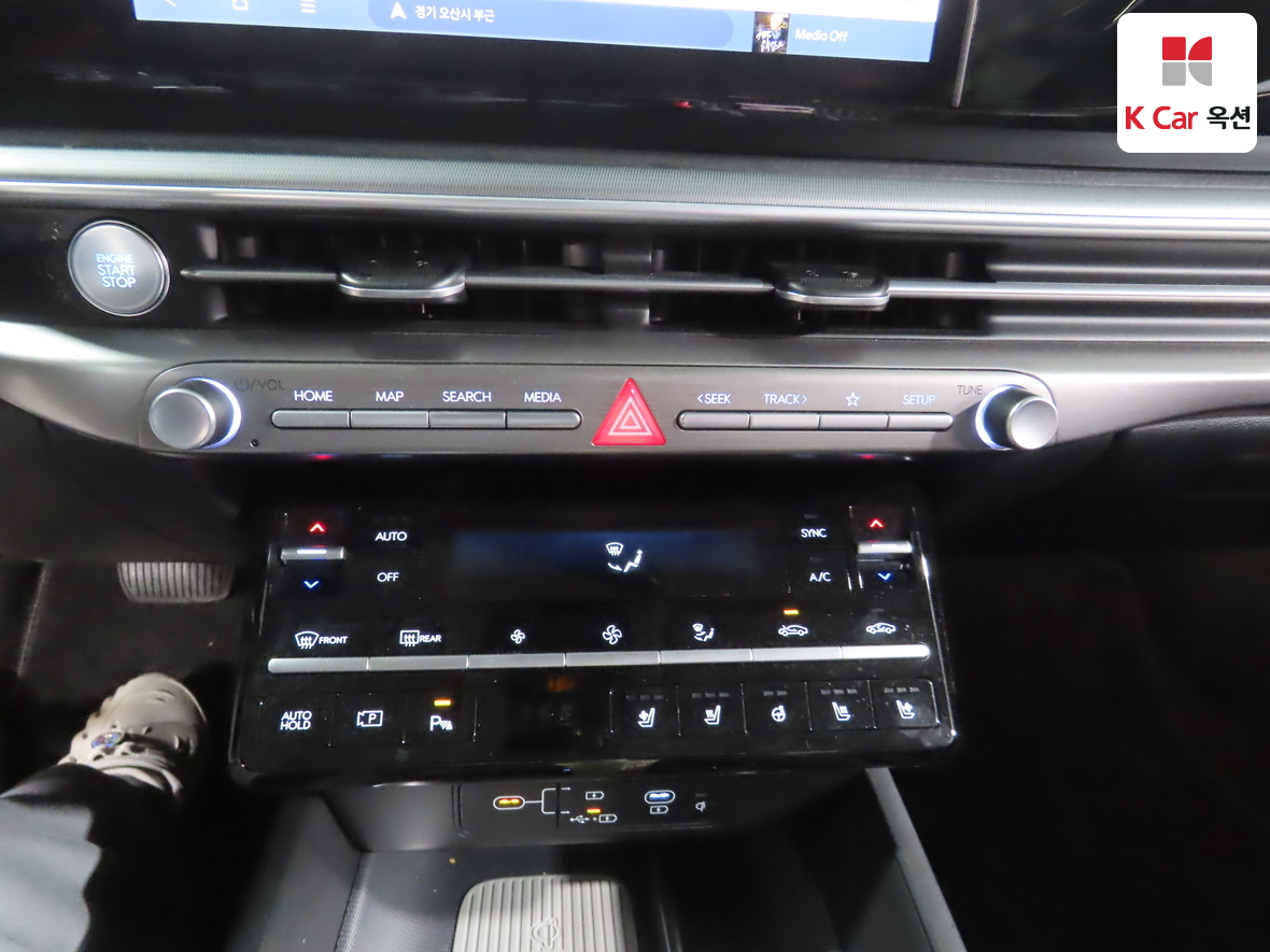 Hyundai AZERA 2023 - Image 15