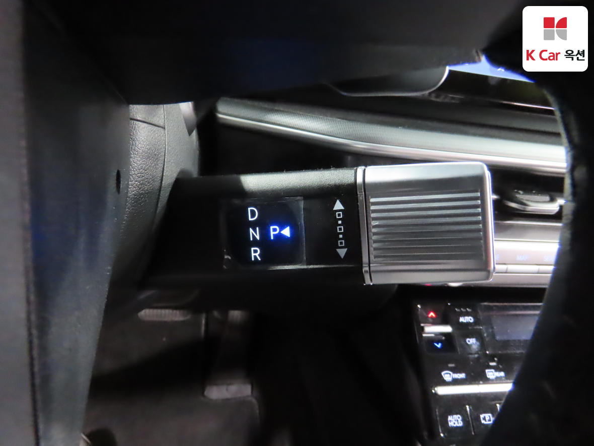 Hyundai AZERA 2023 - Image 16