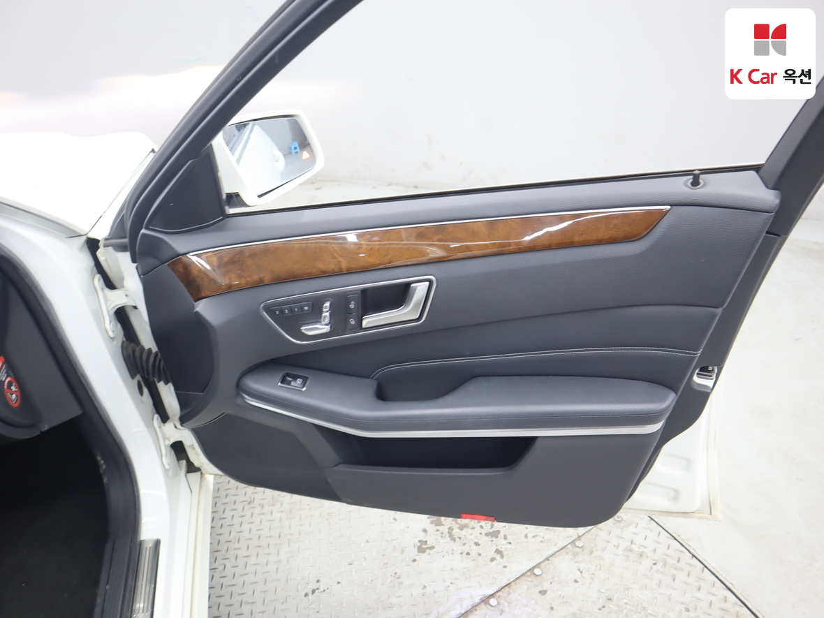 메르세데스-벤츠 E-클래스 2014 - 이미지 32