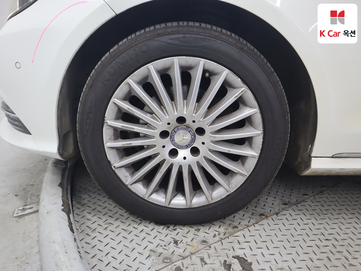 메르세데스-벤츠 E-클래스 2014 - 이미지 48