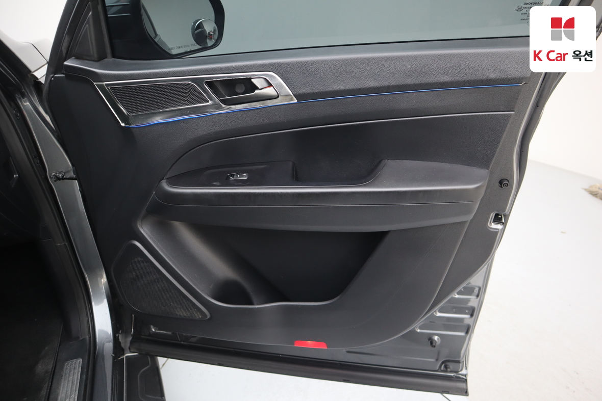 KG Mobility Rexton Sports Khan 2020 - Image 26