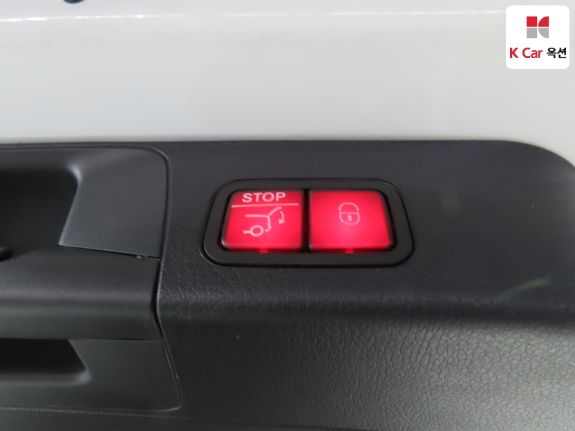 مرسيدس - GLB200d - Image 30