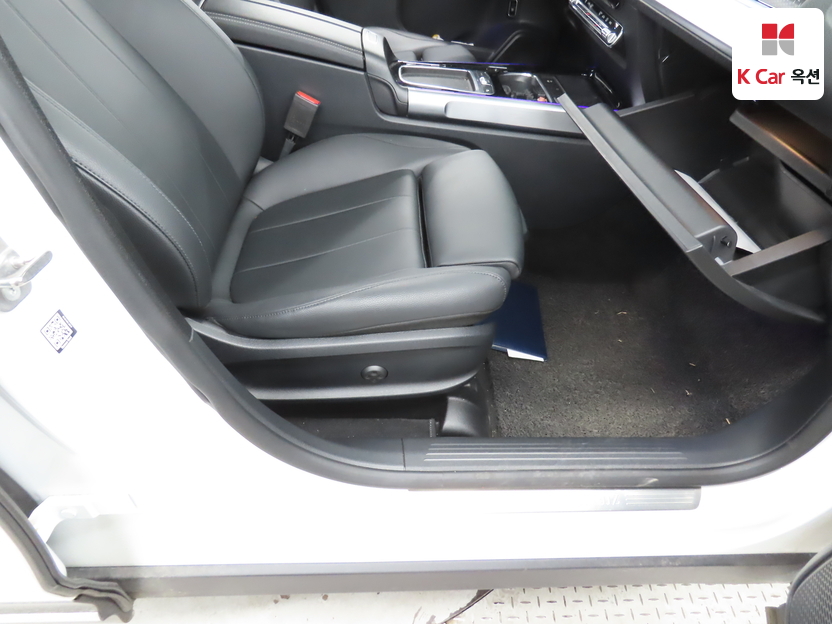 مرسيدس - GLB200d - Image 34