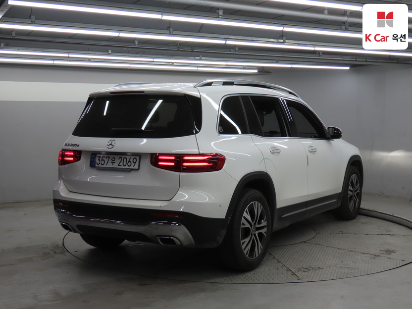 مرسيدس - GLB200d - Image 2